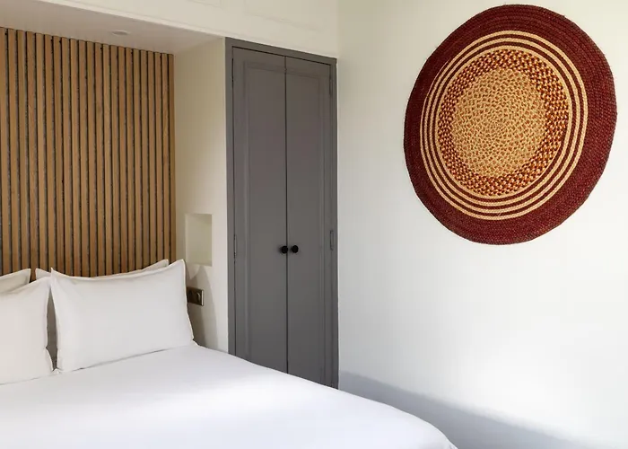 Victoria Châtelet Paris